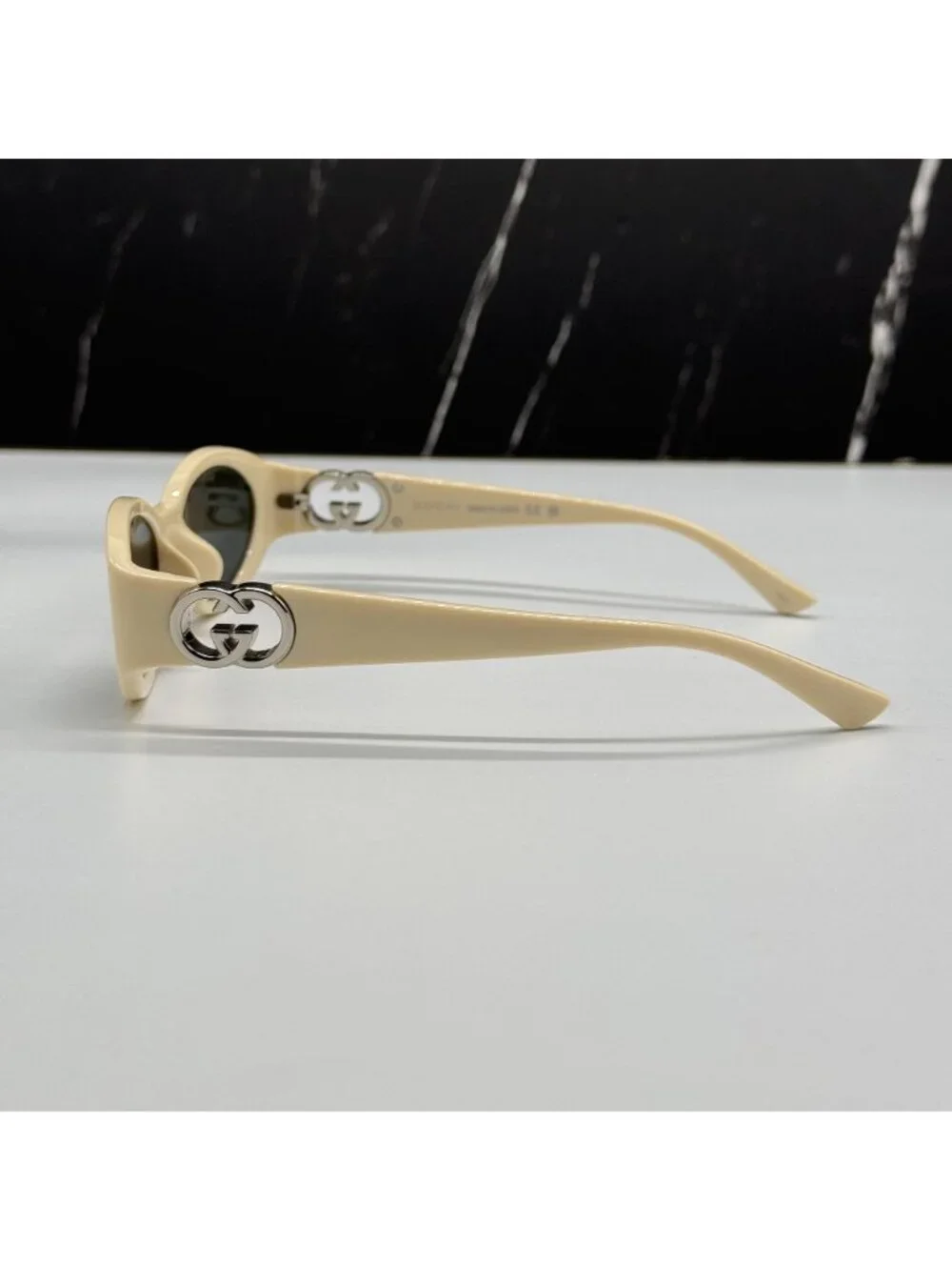 New Gucci Ivory Gray Women Oval Sunglasses GG1662SA 004